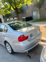 BMW E90 330XI - BMW 330: Xi