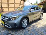 Mercedes-Benz GLA 180 AHK/SITZHZG/PDC  - Mercedes-Benz GLA 180 aus 2017