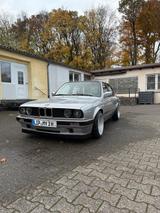 BMW Bmw e30 318i Limousine Lachssilber - BMW 318 aus 1988: 318i