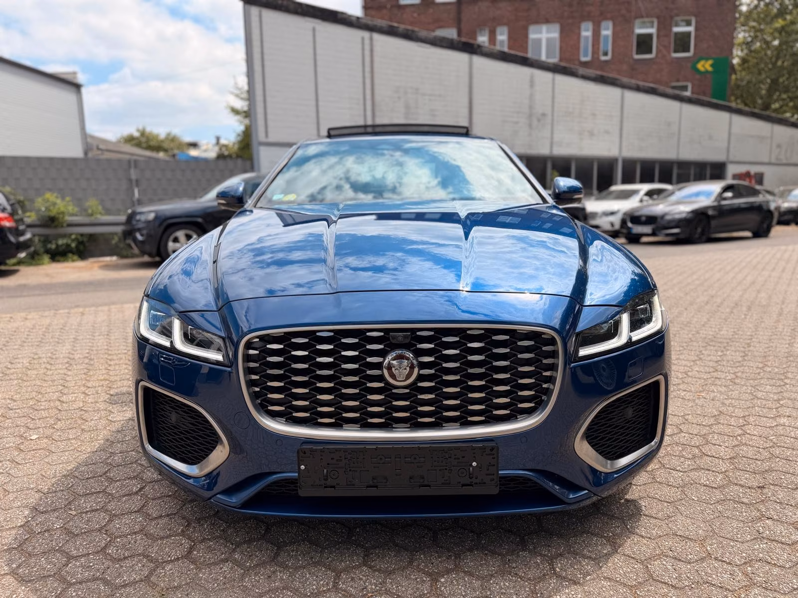 Jaguar XF D200 Mild-Hybrid AWD HSE R-DYNAMIC S