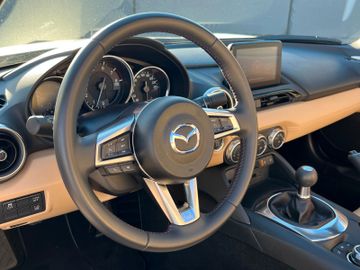Fahrzeugabbildung Mazda MX-5 2.0 Skyactive-G 160 Sakura Bose Leder Spur