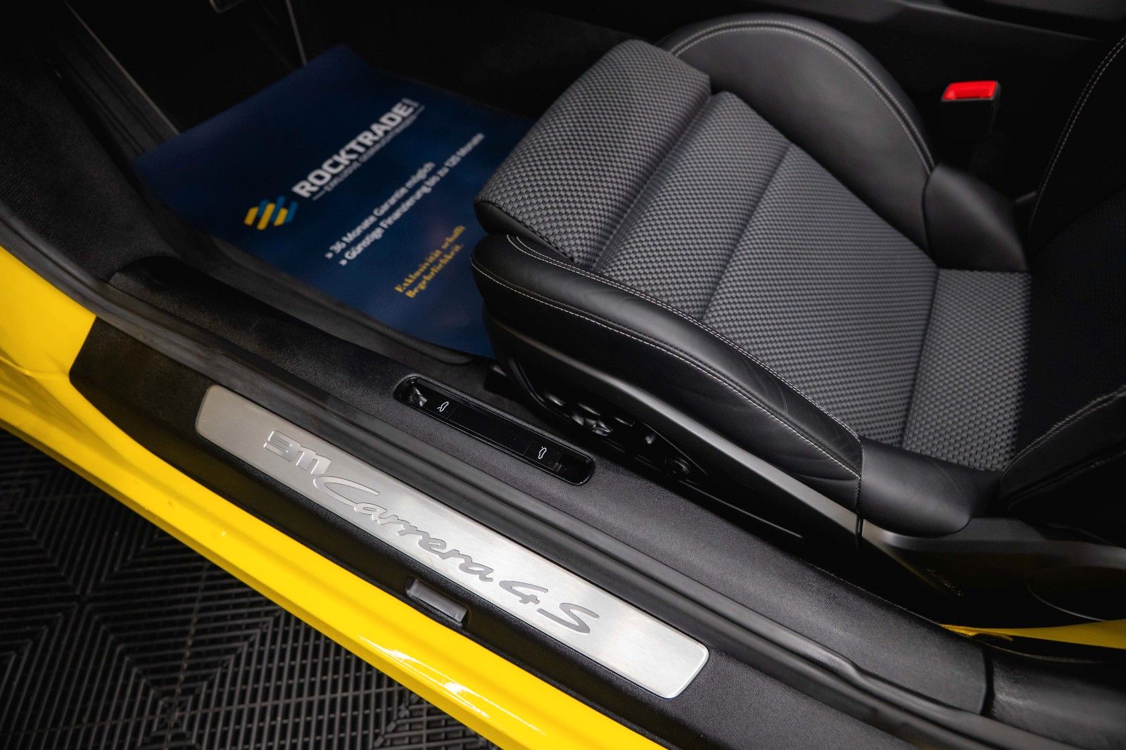 Fahrzeugabbildung Porsche 992 911 Carrera 4 S Sport-Chrono *Pano*LED*BOSE*