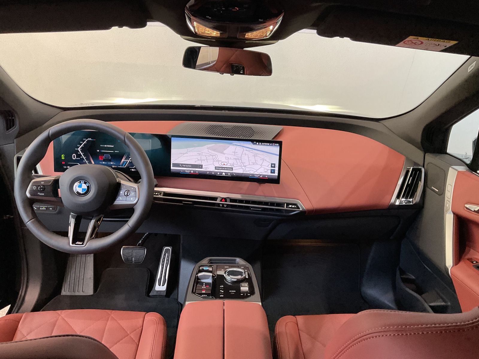 Fahrzeugeinzelansicht 7 Fahrzeugabbildung BMW iX xDrive60 |Aktivlenkung |Luftfederung |Sitzbel