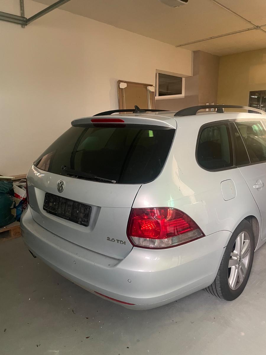Volkswagen Golf 2012 — interior