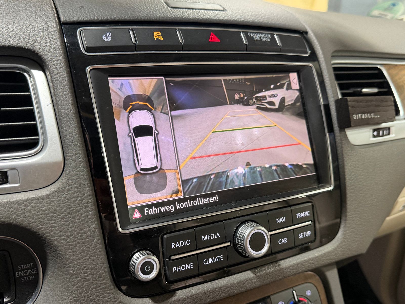 Fahrzeugabbildung Volkswagen Touareg V8 TDI /PANO7MEMORY/360°KAM/DYNAUDIO