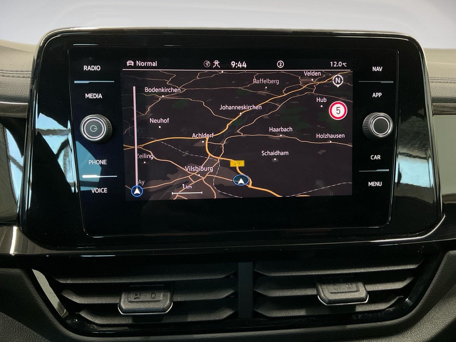 Volkswagen T-Roc - Bild 12