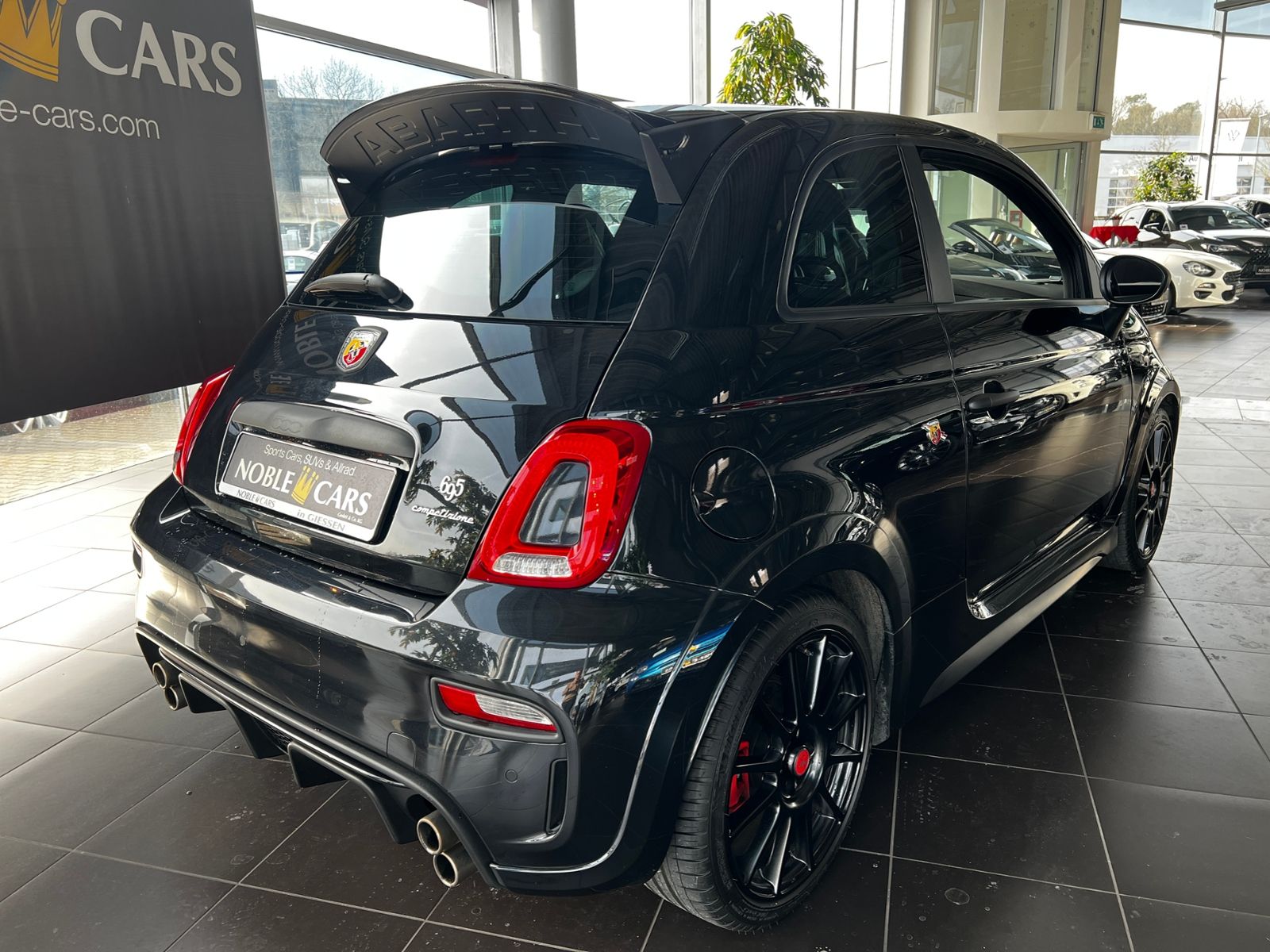 Fahrzeugabbildung Abarth 695 Competizione BEATS XEN NAV PDC ALU