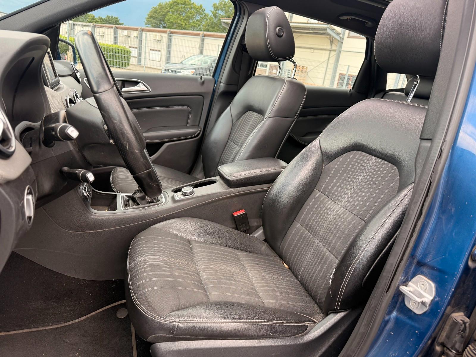 Mercedes-Benz B180 2011 — photo 13