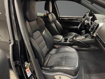 Porsche Cayenne - 8