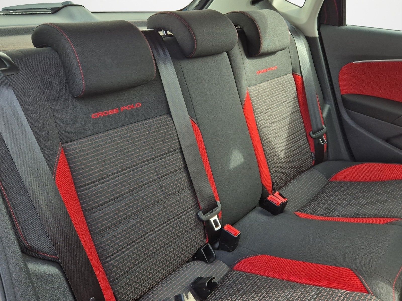Fahrzeugabbildung Volkswagen POLO CROSS 1.2 TSI MFL ALLWETT BLUETOOTH 1.HAND