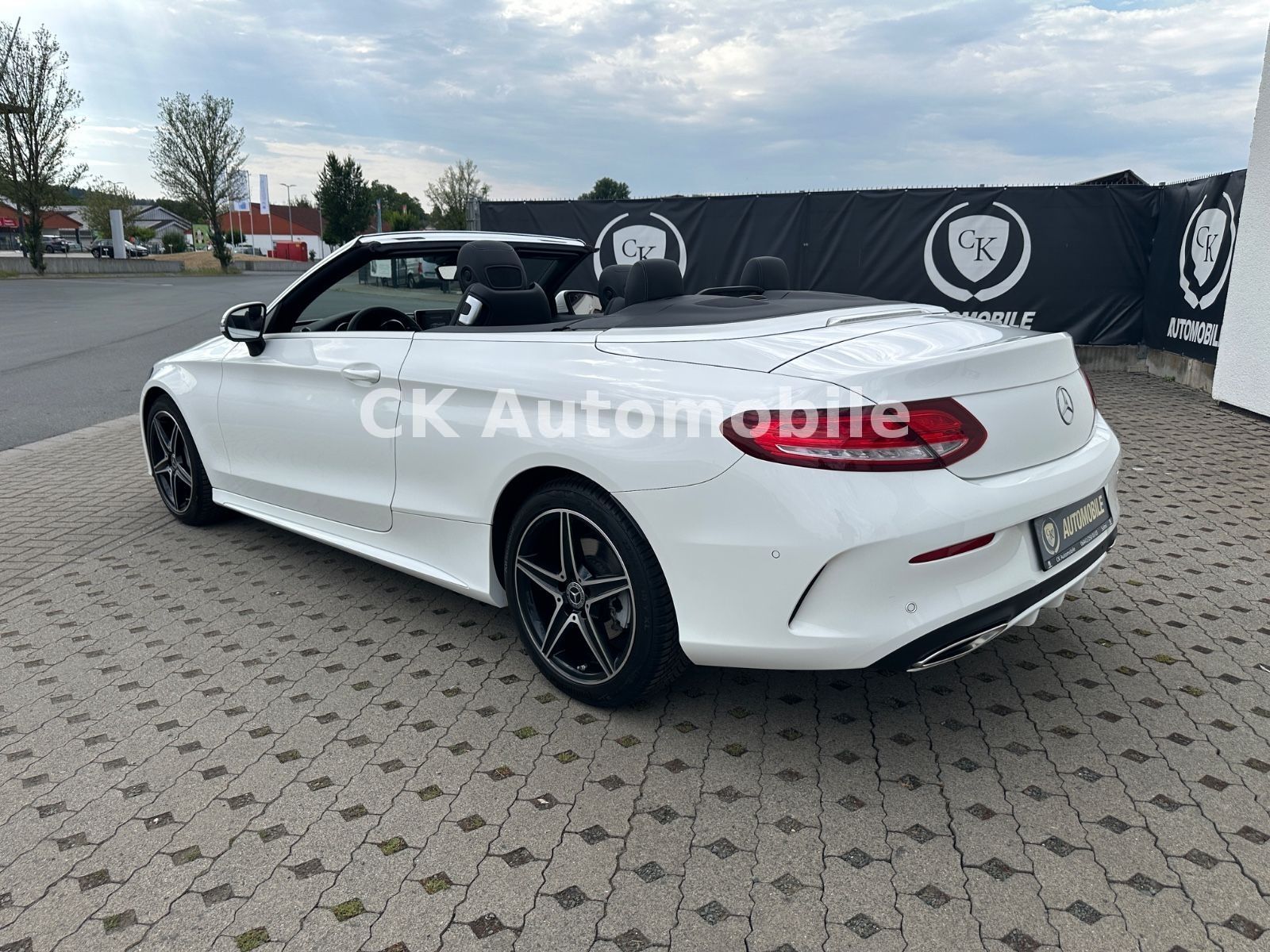 Fahrzeugabbildung Mercedes-Benz C200 Cabrio AMG-Line/Navi/ILS LED/Tempomat