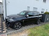 BMW X5 xDrive40d -M - BMW X5 mit Diesel-Antrieb: Alcantara