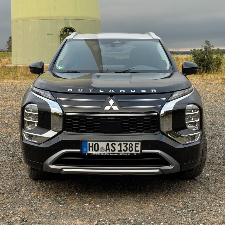 Image of Mitsubishi Outlander
