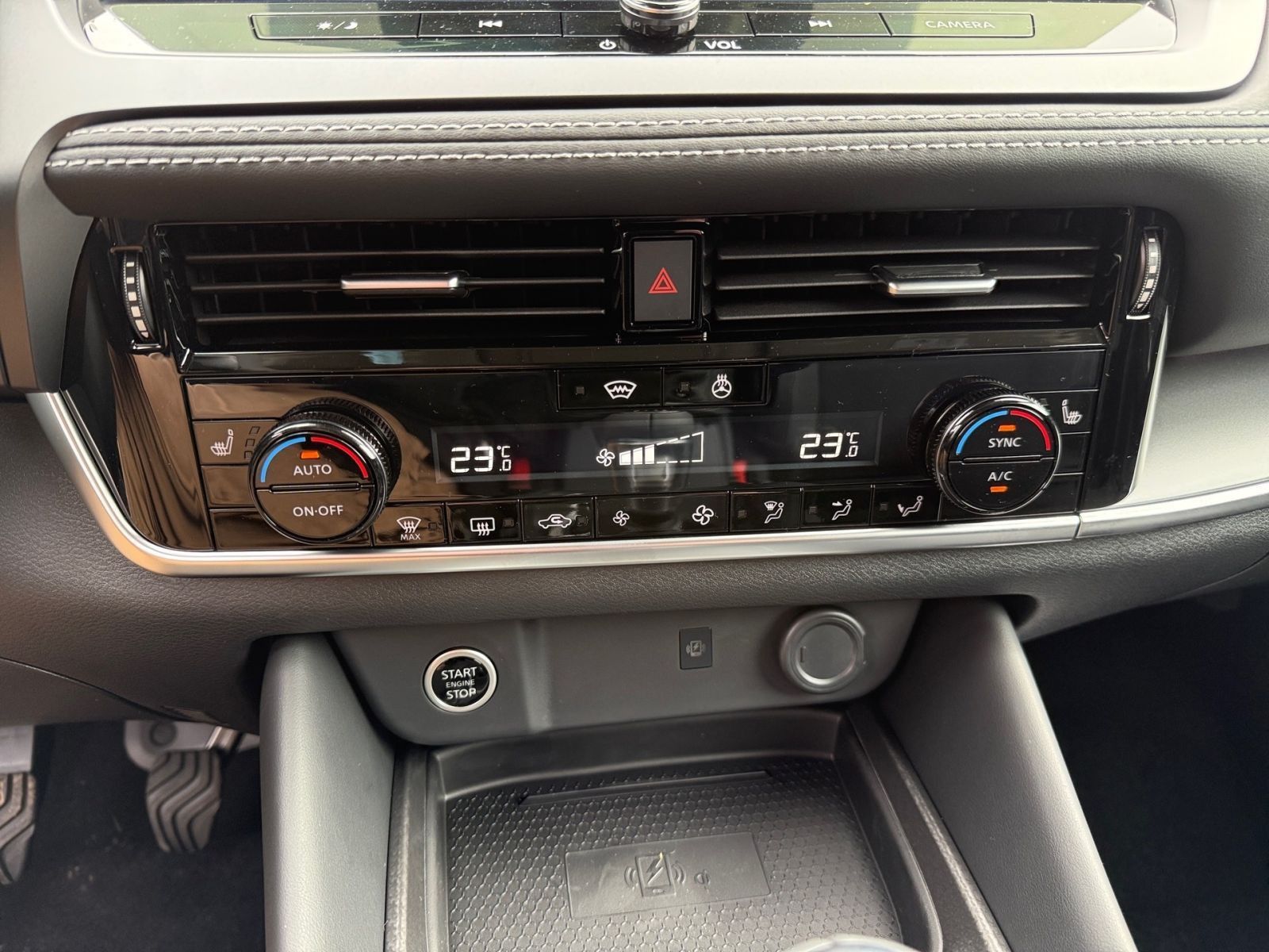Fahrzeugabbildung Nissan Qashqai 1.3 DIG-T MHEV N-Connecta *360°-KAMERA*W