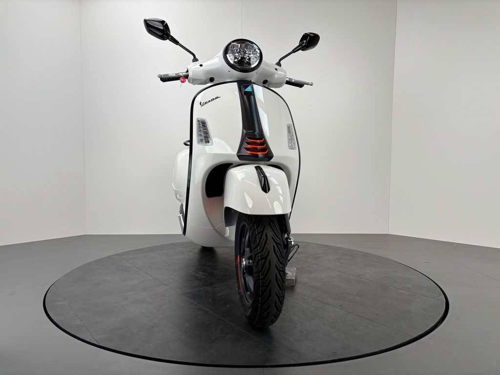 Fahrzeugabbildung Vespa GTS 125 SuperSport E5+ *NEUFAHRZEUG*