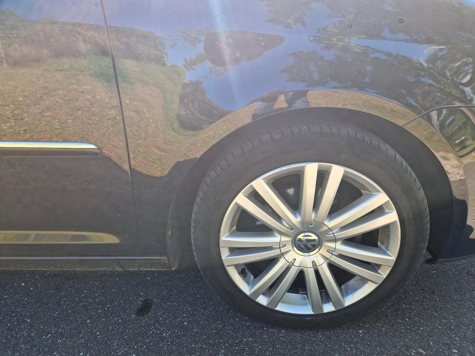 Volkswagen Touran 2009 — photo 12