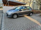 Peugeot 206 + zuverlässiger Kleinwagen mit... - : Kleinwagen, Zuverlässige