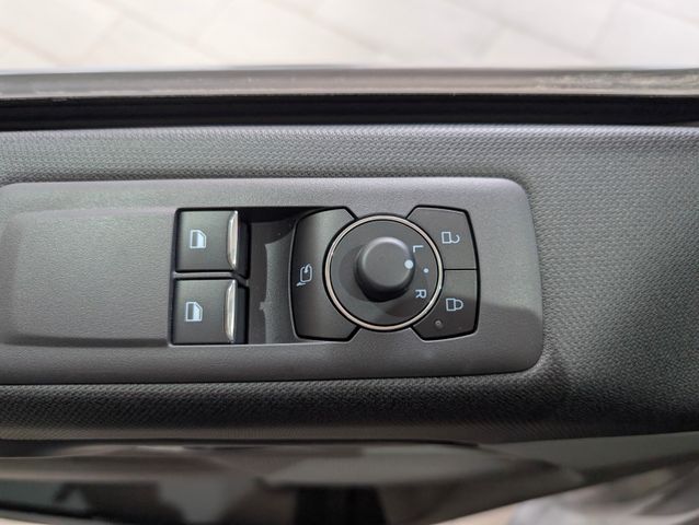 Ford Tourneo Custom Tit. 2.0 L1 NEUES MODELL