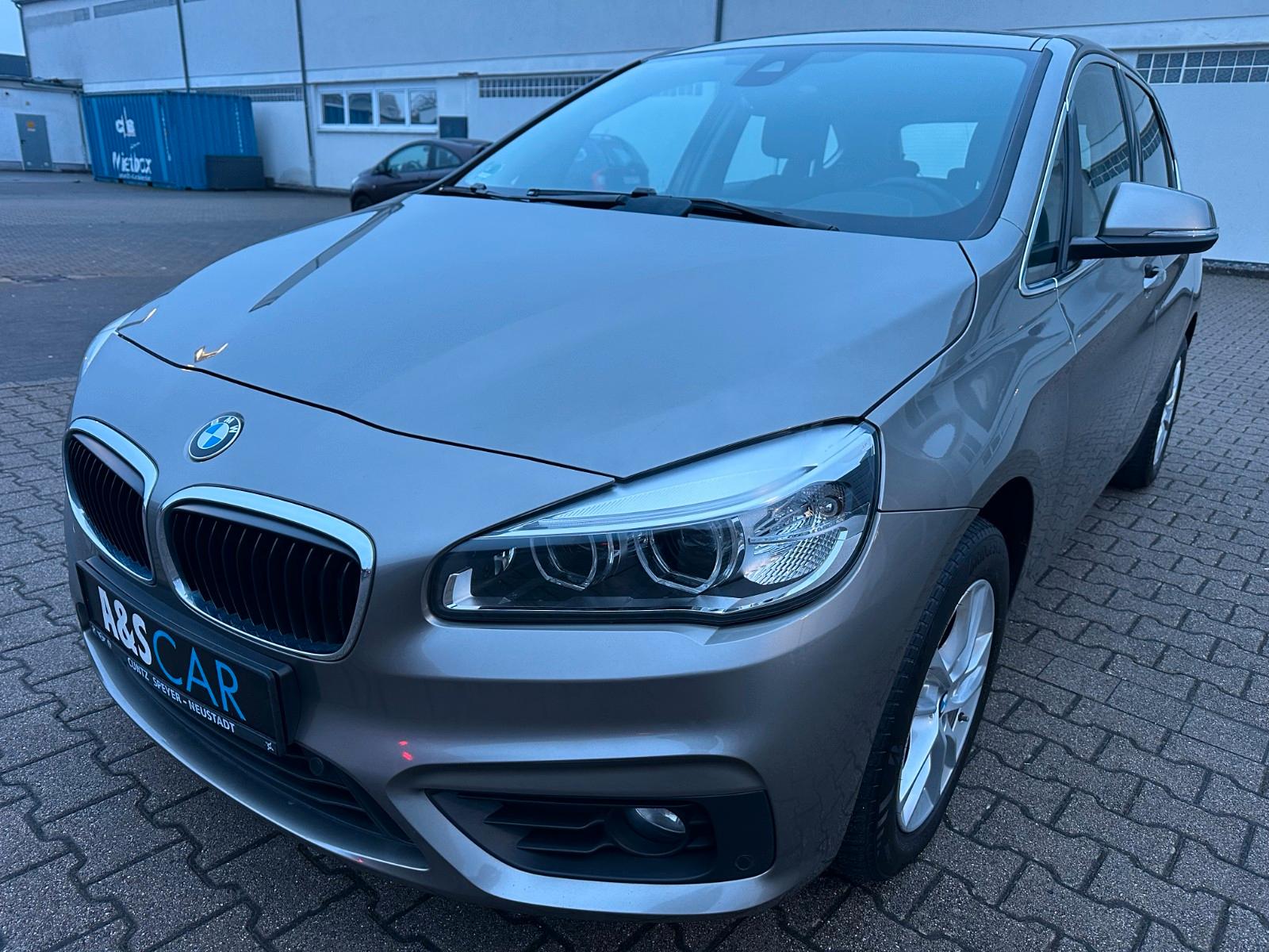 BMW 220i Active Tourer-PDC-LED-GEPFLEGT