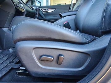Nissan Qashqai Tekna*AHK*LED*Navi*SHZ*Kamera*PDC*