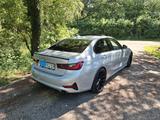 BMW 330e Sport Line Automatik Sport Line - silberne BMW 330