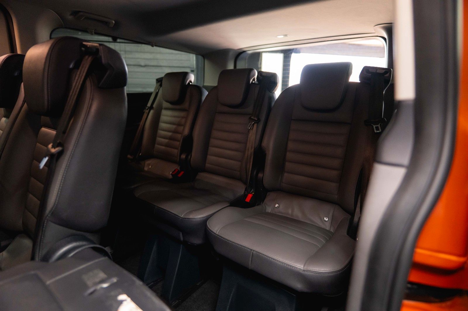 Fahrzeugabbildung Ford Tourneo Custom Kombi 320 L2 Trend Lang 9 Sitze