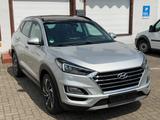 Hyundai Tucson Premium 2WD KEYLESS/NAVI/PAN0/360 KAMERA - Hyundai Gebrauchtwagen von 2019
