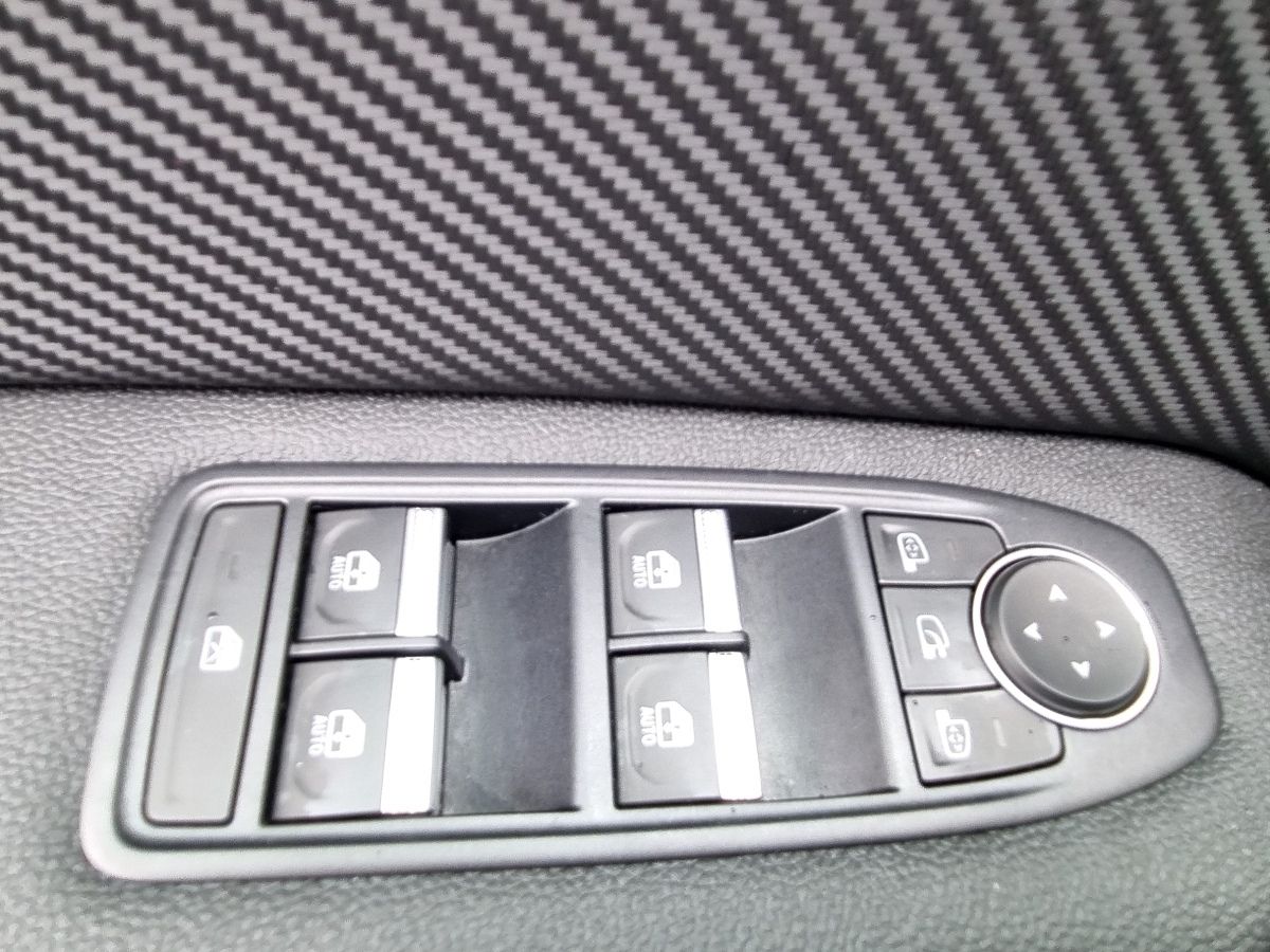Fahrzeugabbildung Renault Captur R.S. LINE TCe 160 EDC