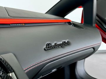 Lamborghini Aventador S Coupé Sofort verfügbar!, V12 6.5l