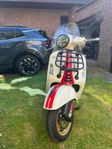 Vespa GTS 300 HPE Racing Sixty Sondermodell - VESPA SI