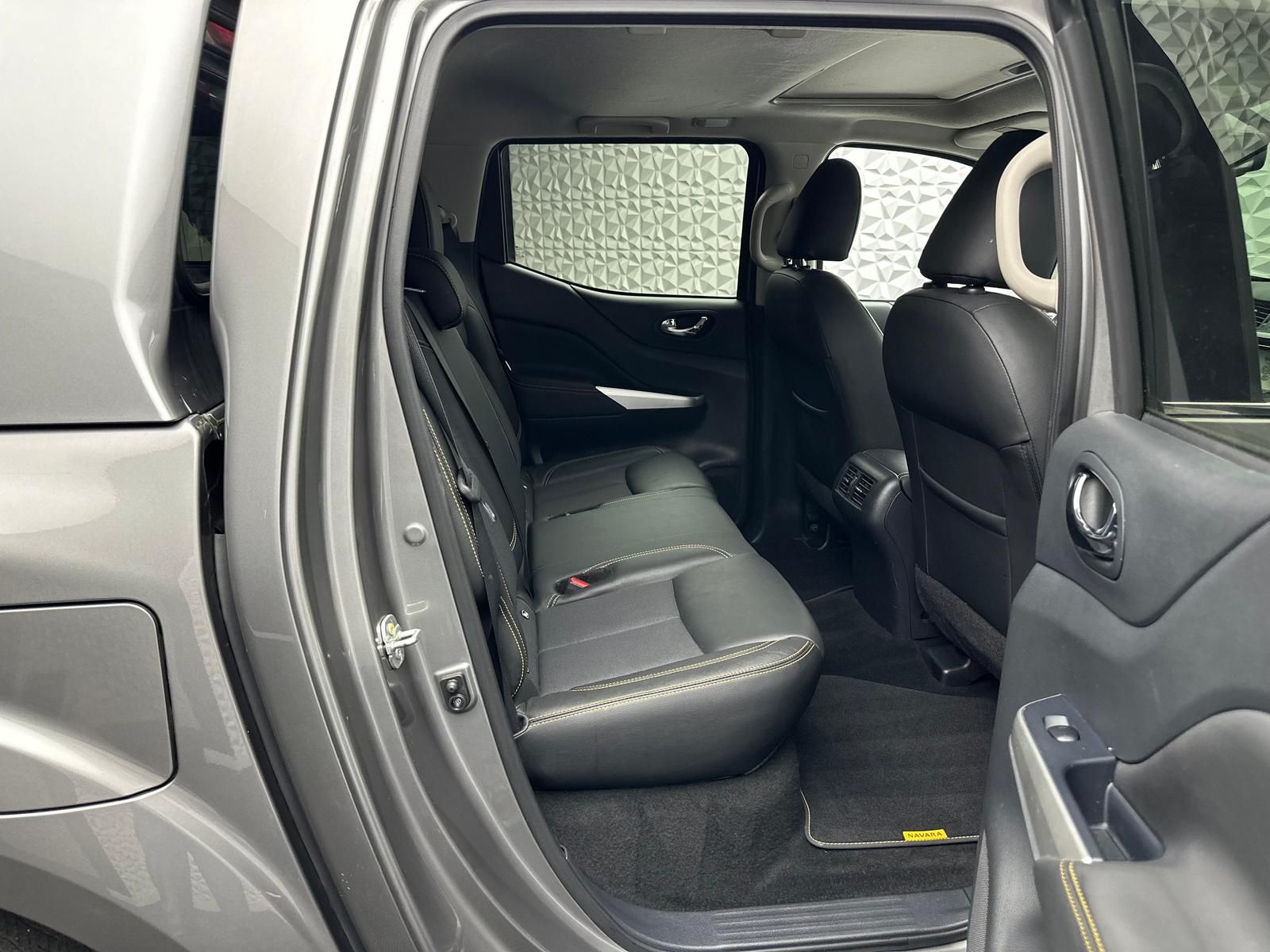 Fahrzeugabbildung Nissan NAVARA 2.3DCI N-GUARD/DOKA/HARDTOP/PANO/AHK/LED