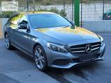 Mercedes-Benz C 250 d T Avantgarde Night+HUD+Kamera+Pano+18'' - Mercedes-Benz C 250 in Berlin