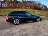 BMW 340i Touring M Sport Scheckheft - BMW 340 mit Benzin-Antrieb: Schwarz, Kombi