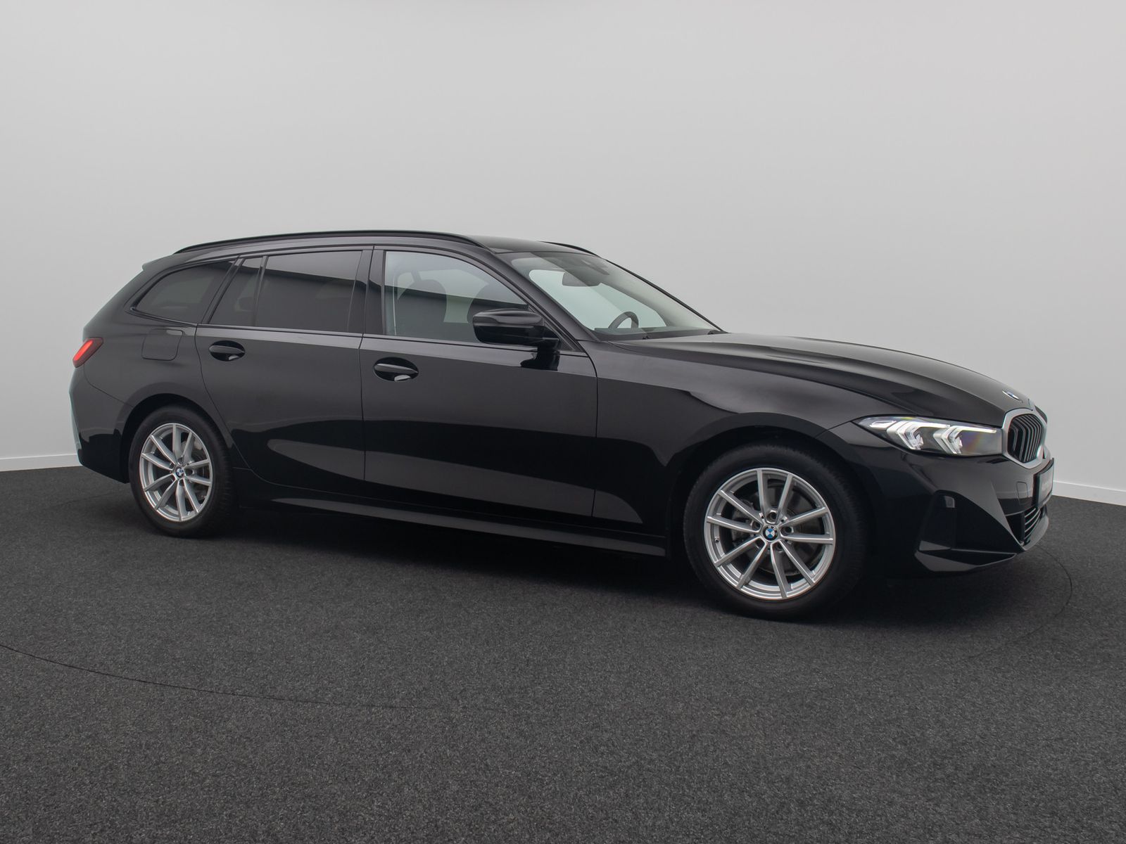 Fahrzeugabbildung BMW 320i GeschwindigReg PDC DAB Cockpit+ Widscreen
