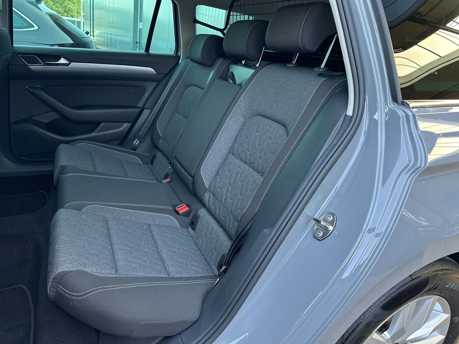 Fahrzeugabbildung Volkswagen Passat Variant Business NAV+LED+ACC+KAMERA