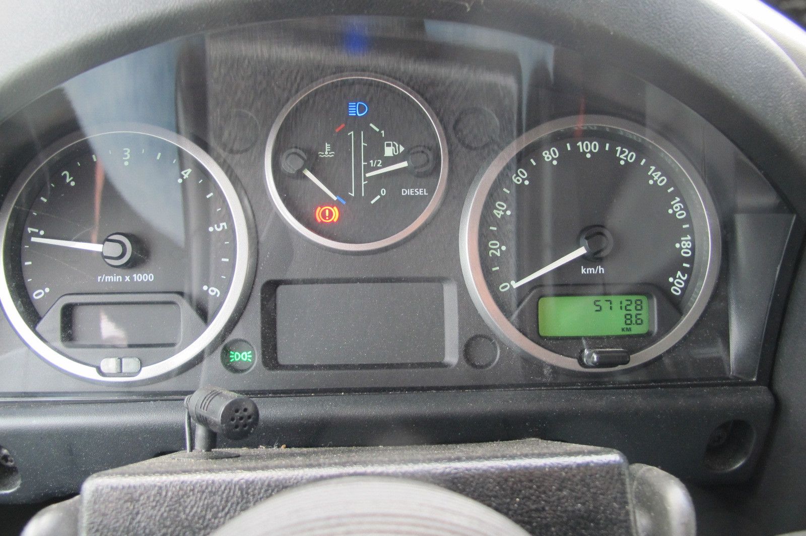 Fahrzeugabbildung Land Rover Defender 90 E Station Wagon