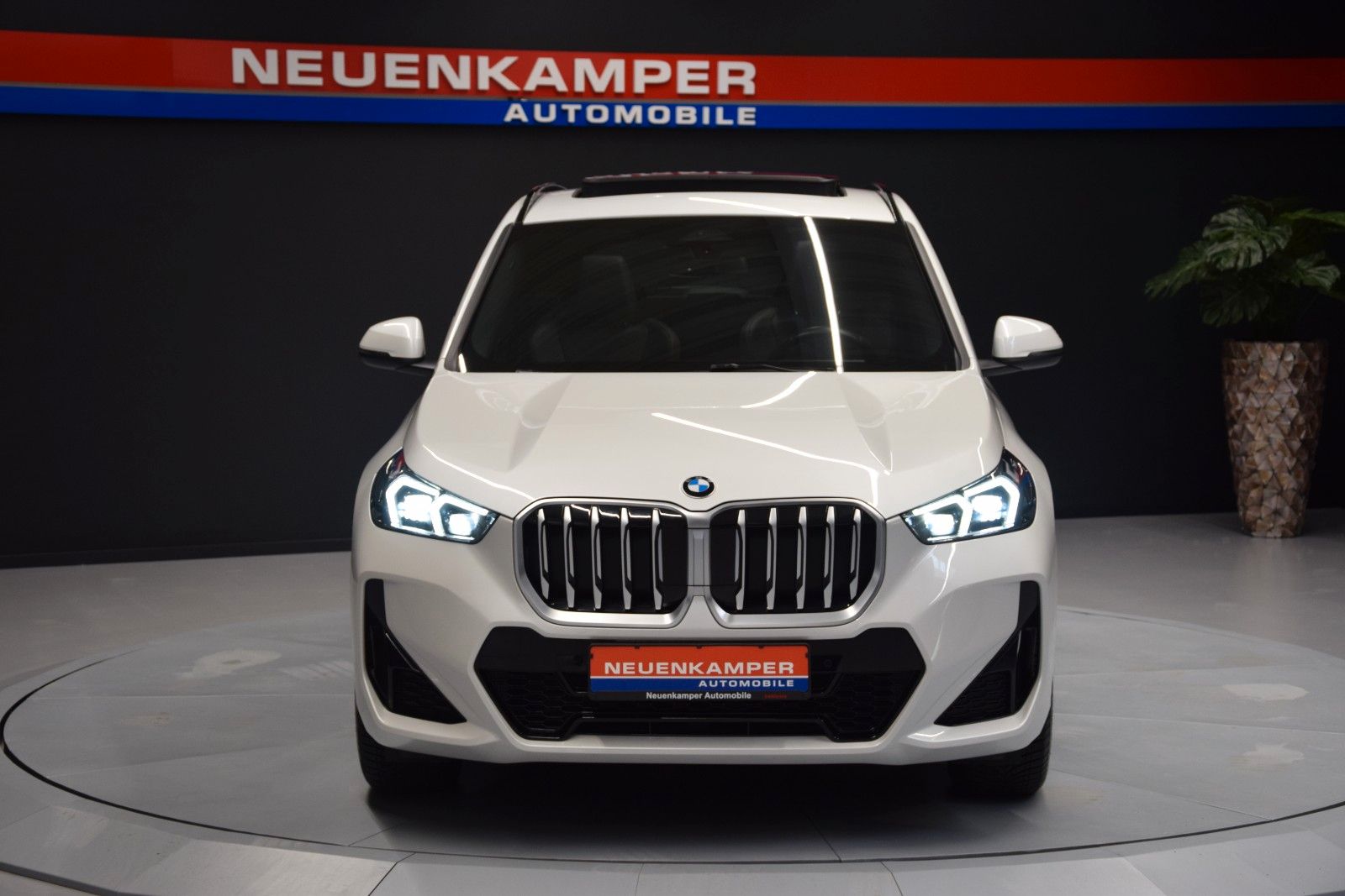 Fahrzeugabbildung BMW X1 18i sDrive M Sport H&k Panorama ACC Ambiente