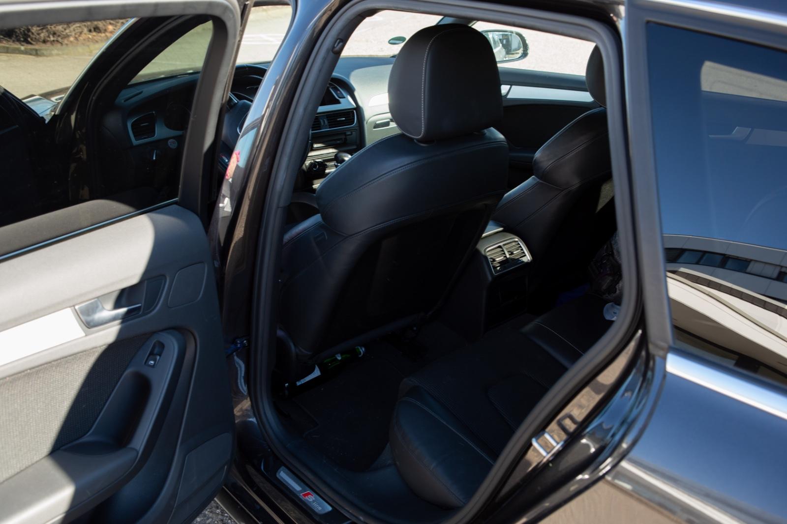 Audi A4 2011 — photo 11
