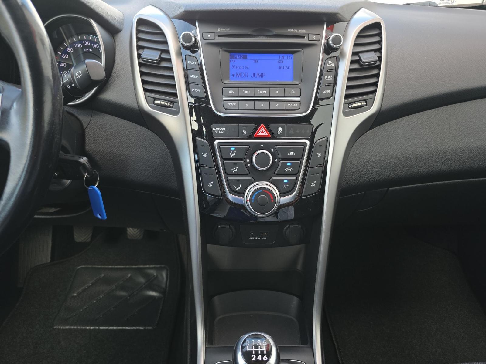 Hyundai i30 1.4 Classic Sitzheizung PDC Bluetooth Klima
