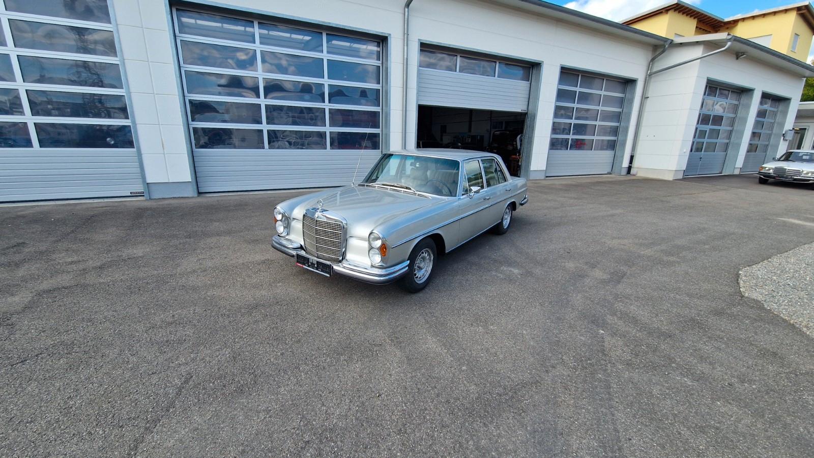 Mercedes-Benz 280 SE