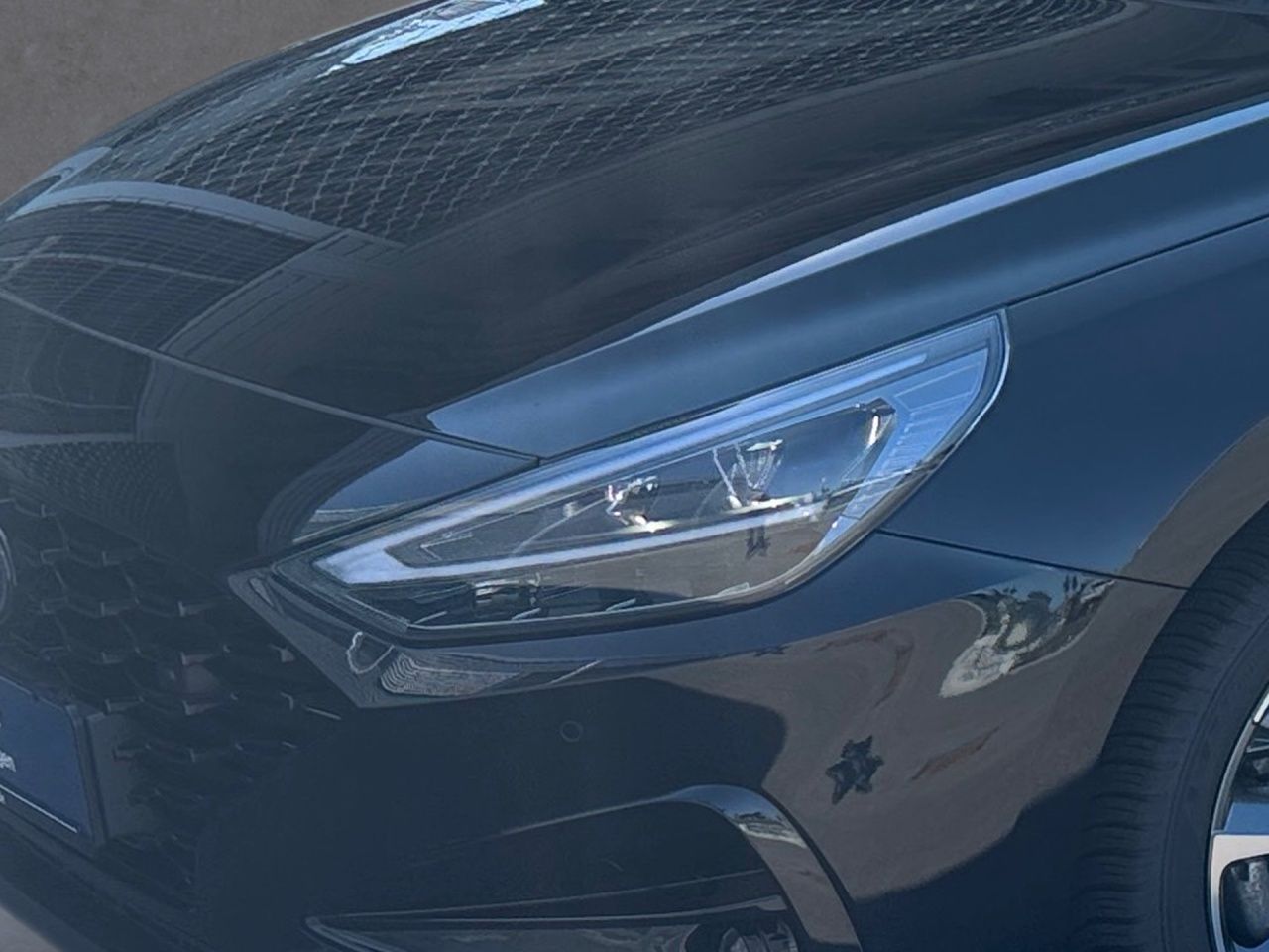 Fahrzeugabbildung Hyundai i30 ADVANTAGE LED*2Z-KLI*NAVI*WINTER*CARPL*KEYL*
