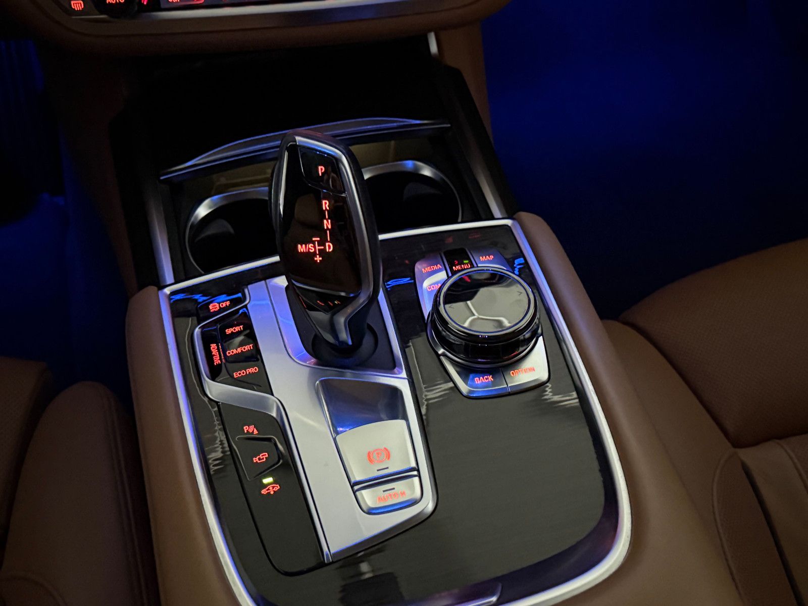 Fahrzeugabbildung BMW 740 d xDrive/MASSAGE/HuD/B&W/LASER/TV-FUNKTION