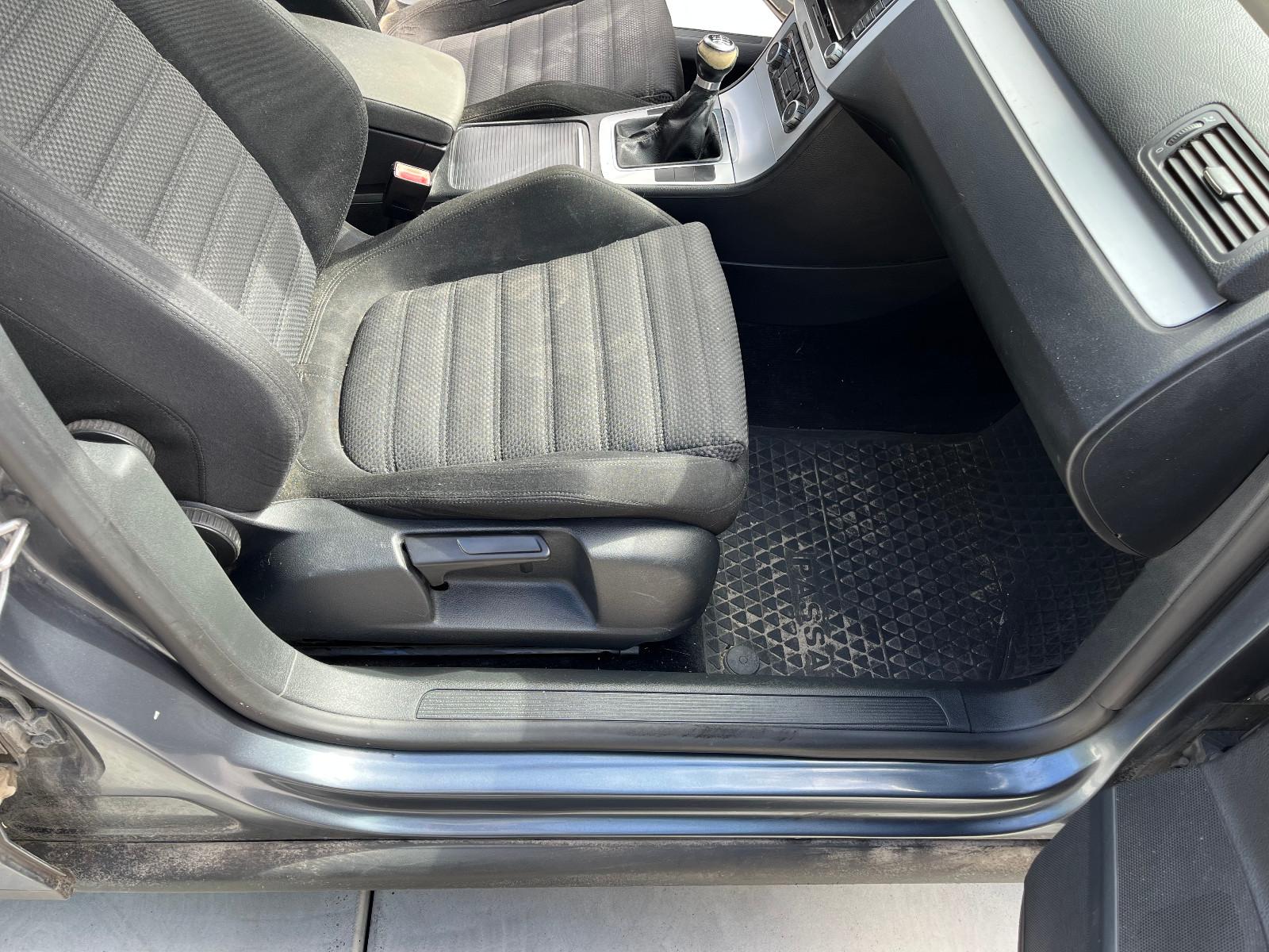 Volkswagen Passat 2010 — photo 22