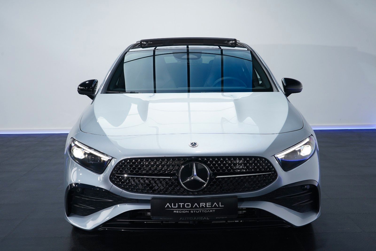 Mercedes-Benz A 200 d AMG Pano Mmry Wide NightP Multib Distr foto 5