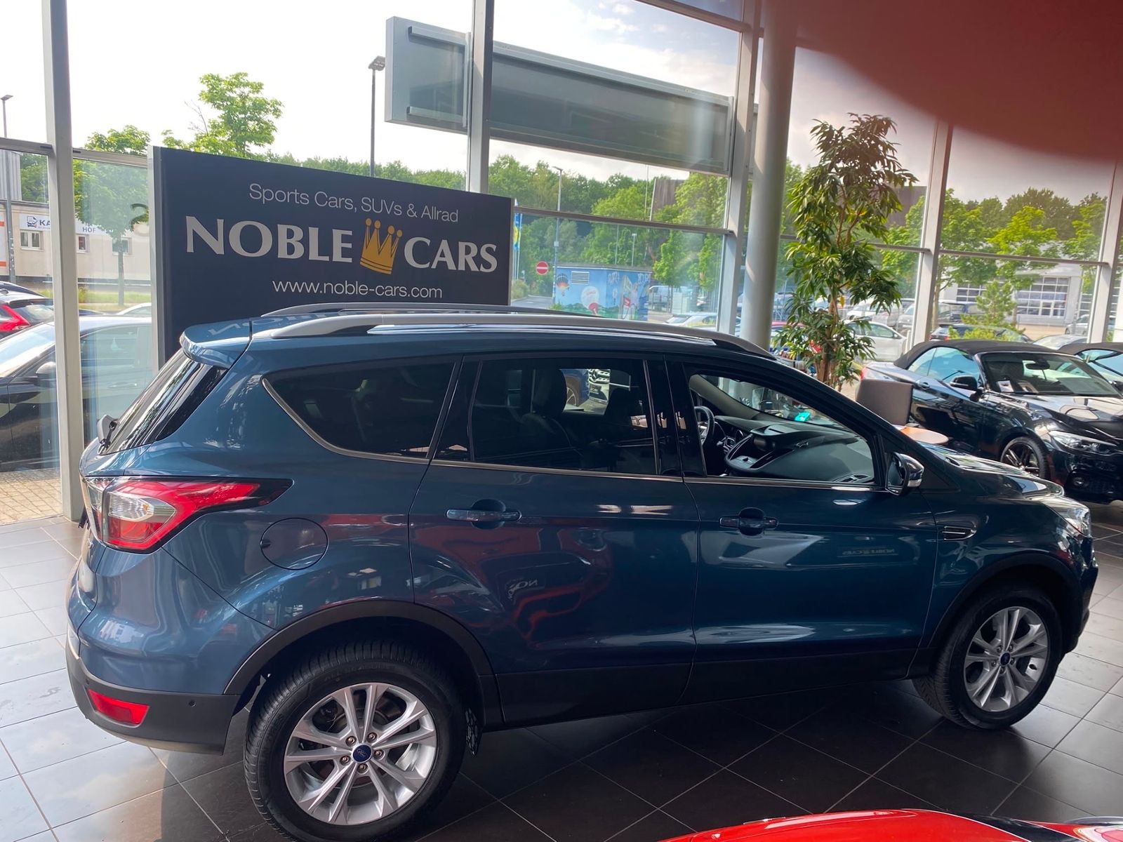 Fahrzeugabbildung Ford Kuga Titanium AWD AHK XEN NAV RFK