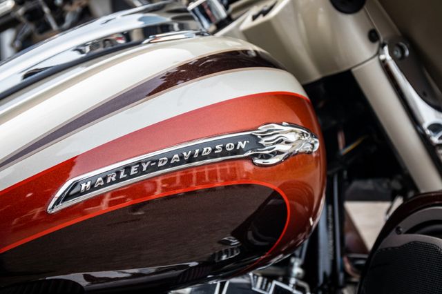 Fahrzeugabbildung Harley-Davidson CVO STREET GLIDE 110 cui FLHXSE - G&R MOTOR -