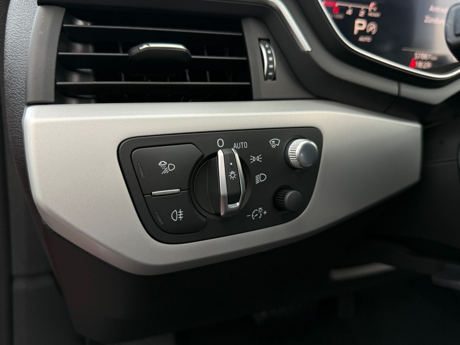 Fahrzeugabbildung Audi A5 Cabrio advanced 40 TFSI S tronic NAVI LEDER