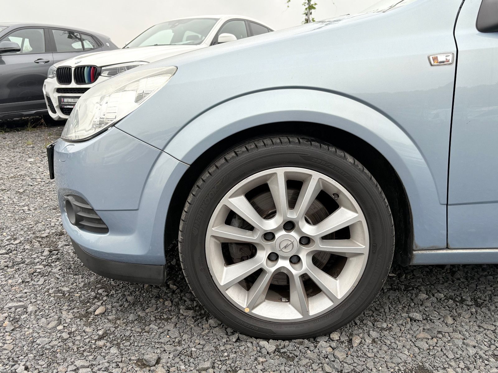 Fahrzeugabbildung Opel Astra 1.9 CDTI Leder Klima 1.HAND 110kW