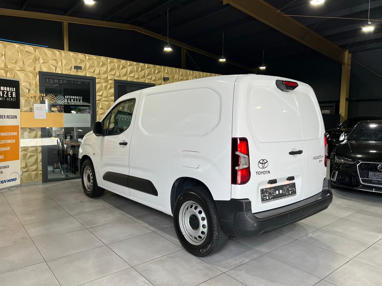 Fahrzeugabbildung Toyota Proace City L1 Duty Comfort//KAMERA//PDC//NAVI//