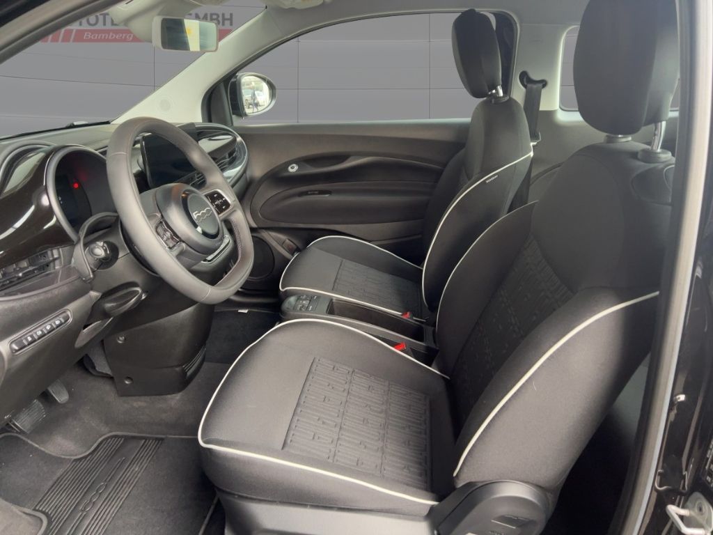 Fahrzeugabbildung Fiat 500e Keyless Go Tempomat DAB+ CarPlay LED Navi